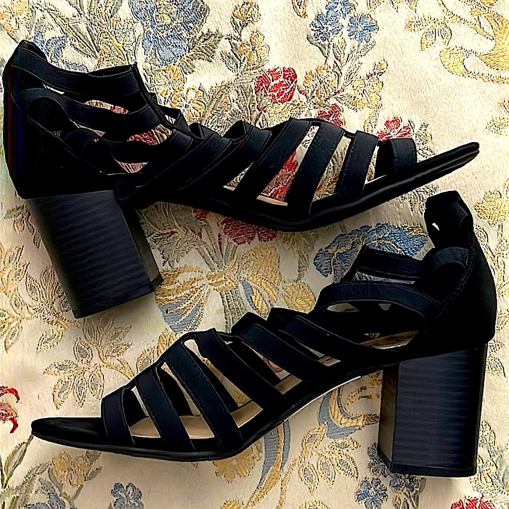 CL By Laundry Women’s 8.5 Ribbed Heels Black NWT